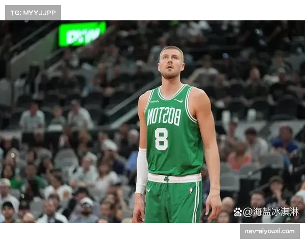 波尔津吉斯上场时间将增加 勇士新援内线搭档霍福德变阵 波尔津吉斯上场时间将增加 勇士新援内线搭档霍福德变阵